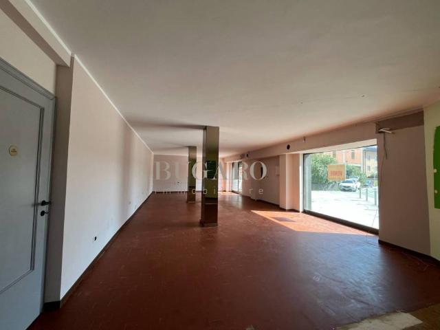 Locale Commerciale in vendita a Piano San Lazzaro, Marche