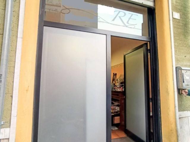 Locale Commerciale in vendita a Piano San Lazzaro, Marche