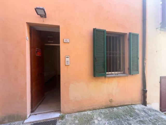 Locale Commerciale in vendita a Santo Stefano, Marche