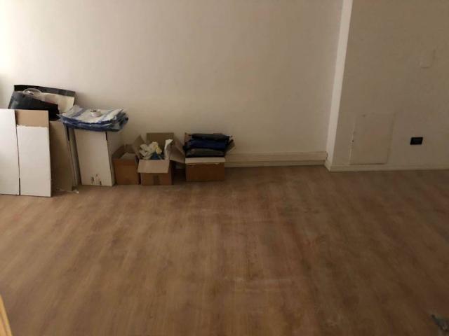Locale Commerciale in vendita a Capodimonte, Marche