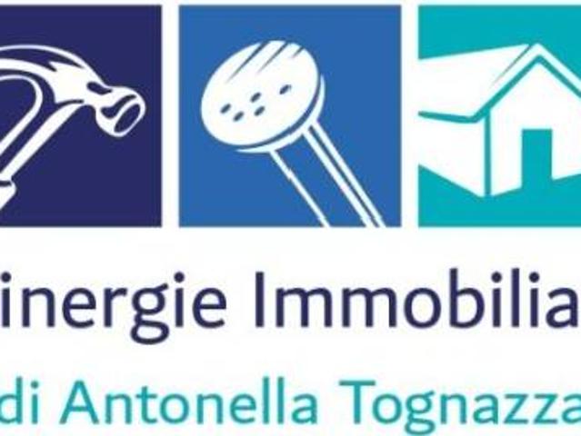 Locale Commerciale in vendita a Marche, Ancona