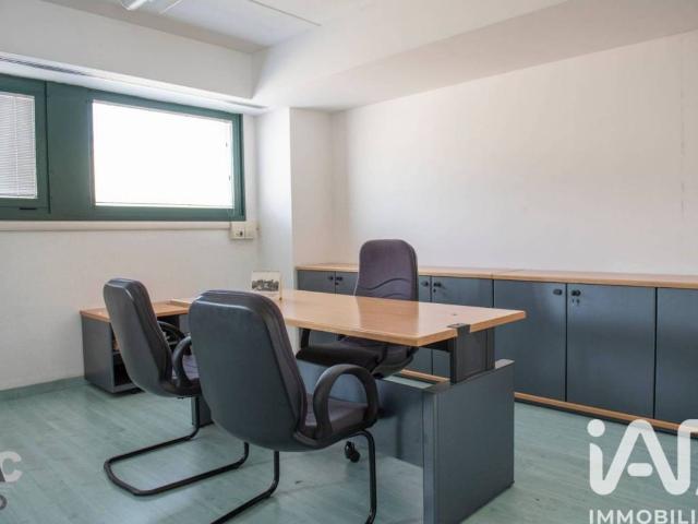 Locale Commerciale in vendita a Baraccola Ovest, Marche