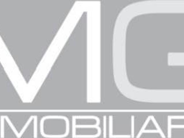 Locale Commerciale in vendita a Marche, Ancona