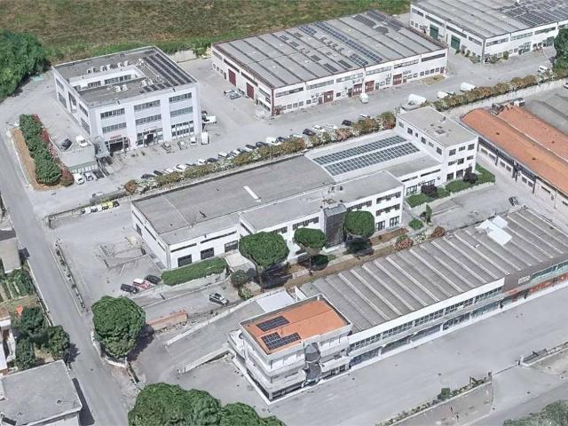 Locale Commerciale in vendita a Baraccola Ovest, Marche