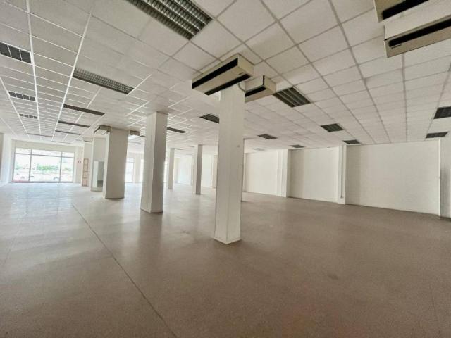 Locale Commerciale in vendita a Baraccola Ovest, Ancona