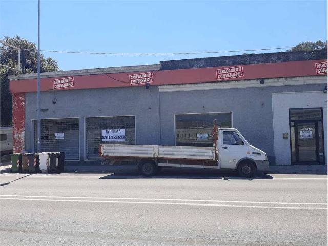 Locale Commerciale in vendita a Marche, Ancona
