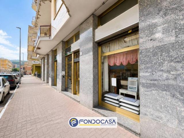 Locale Commerciale in vendita a Andora, Liguria