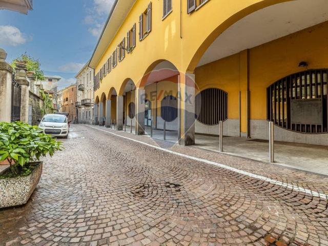 Locale Commerciale in vendita a Locato Inferiore, Piemonte