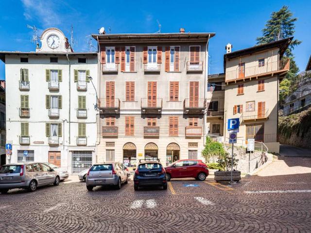 Locale Commerciale in vendita a Locato Inferiore, Piemonte