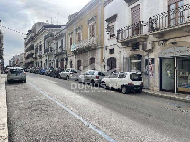 Locale Commerciale in vendita a Puglia, Barletta-andria-trani