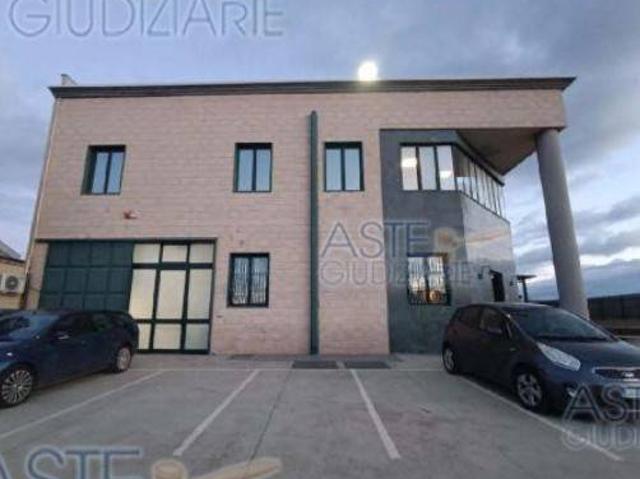 Locale Commerciale in vendita a Puglia, Barletta-andria-trani