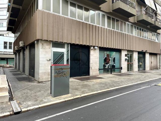 Locale Commerciale in vendita a Andria, Barletta-Andria-Trani