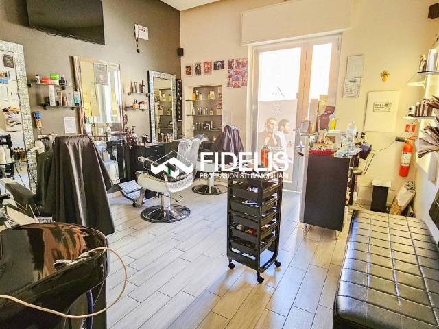 Locale Commerciale in vendita a Puglia, Barletta-andria-trani
