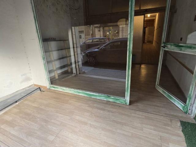 Locale Commerciale in vendita a Puglia, Barletta-andria-trani
