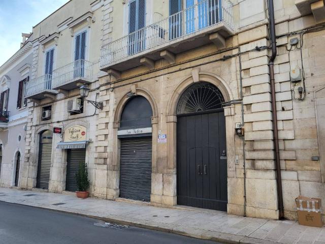Locale Commerciale in vendita a Puglia, Barletta-andria-trani