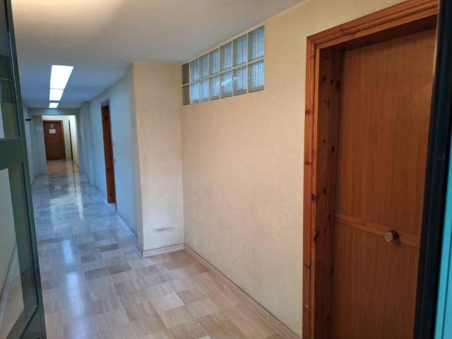Locale Commerciale in vendita a Puglia, Barletta-andria-trani