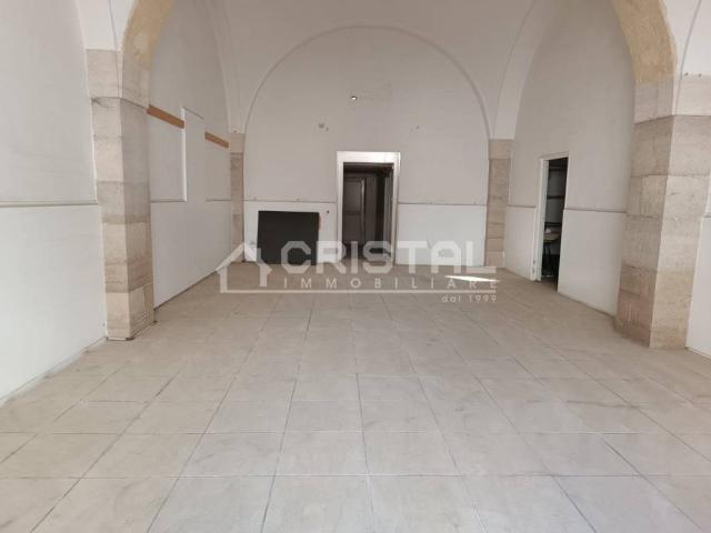 Locale Commerciale in vendita a Puglia, Barletta-andria-trani