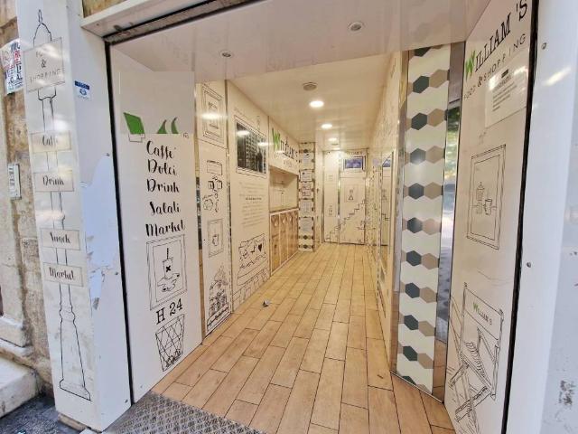 Locale Commerciale in vendita a Puglia, Barletta-andria-trani