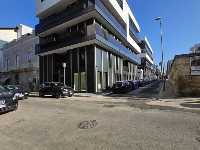 Locale Commerciale in vendita a Puglia, Barletta-andria-trani