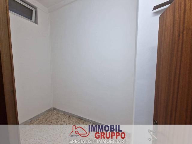 Locale Commerciale in vendita a Puglia, Barletta-andria-trani