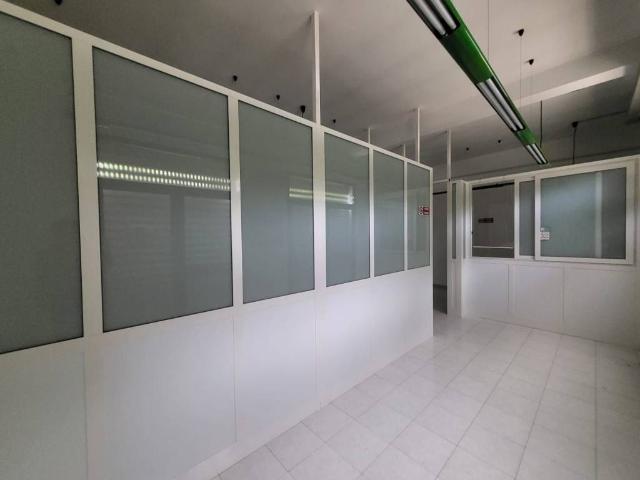 Locale Commerciale in vendita a Andria, Barletta-Andria-Trani