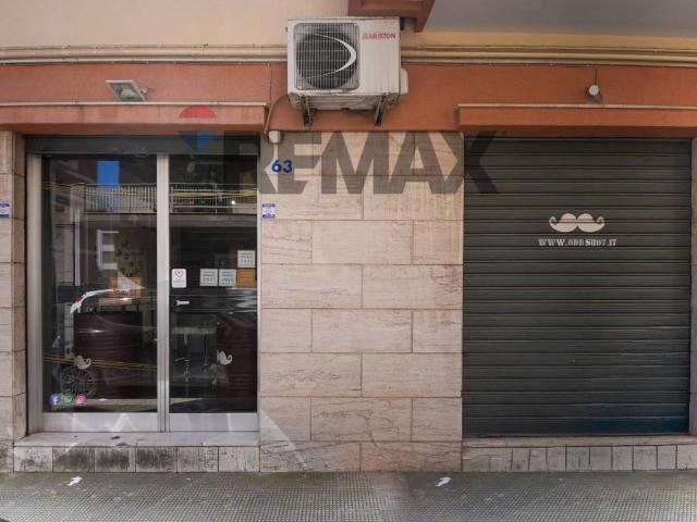 Locale Commerciale in vendita a Puglia, Barletta-andria-trani
