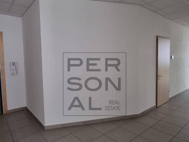 Locale Commerciale in vendita a Überetsch-Unterland - Oltradige-Bassa Atesina, Andriano - Andrian