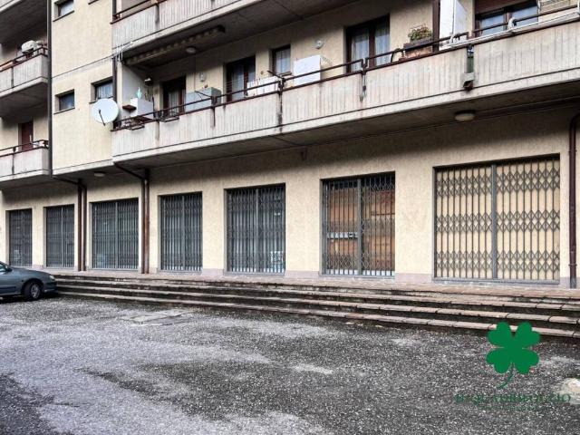 Locale Commerciale in vendita a Terzano, Angolo Terme