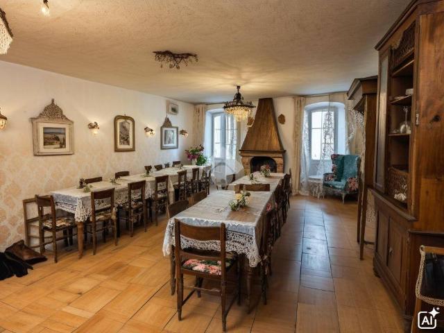 Locale Commerciale in vendita a Comunità montana della valle Camonica, Angolo Terme