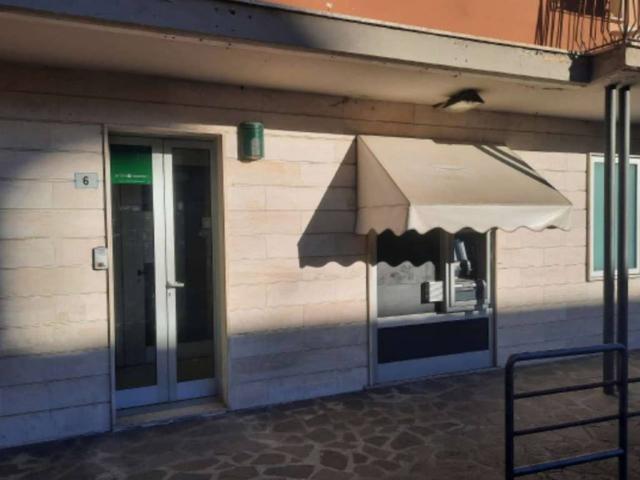 Locale Commerciale in vendita a Comunità montana della valle Camonica, Angolo Terme