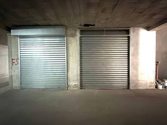 Locale Commerciale in vendita a Angri, Campania