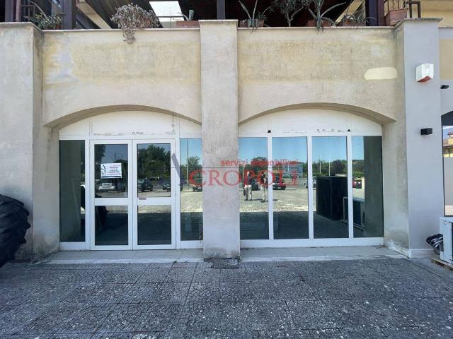 Locale Commerciale in vendita a Residenza Claudia, Anguillara Sabazia