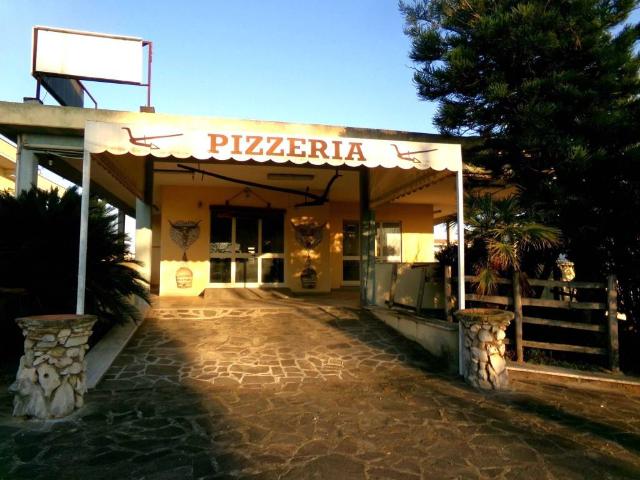 Locale Commerciale in vendita a Villa Claudia, Roma Capitale