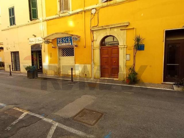 Locale Commerciale in vendita a Anzio Colonia, Roma Capitale