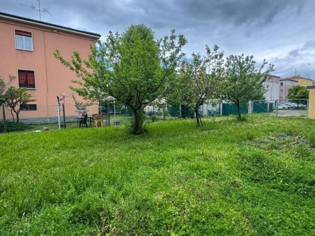Locale Commerciale in vendita a Unione Terre d'Acqua, Anzola Dell'emilia