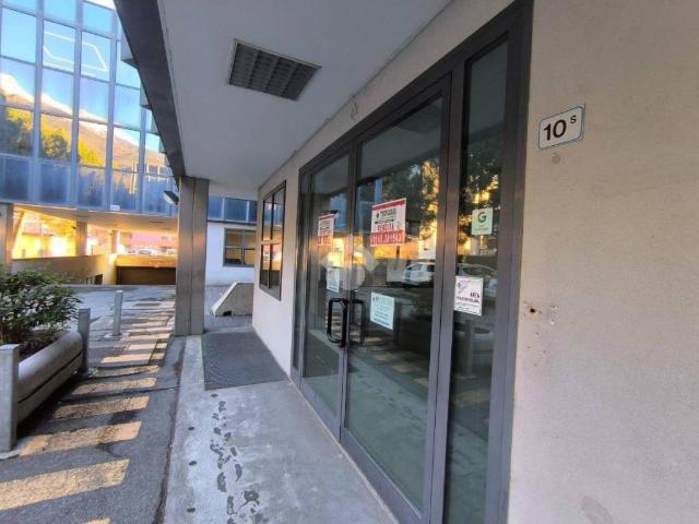 Locale Commerciale in vendita a Busseyaz, Aosta