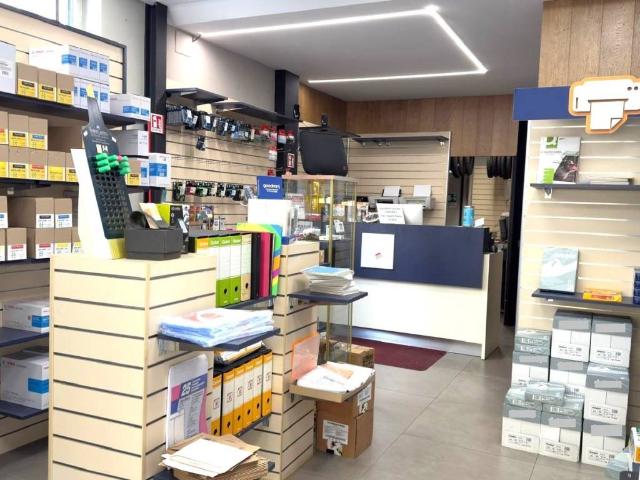 Locale Commerciale in vendita a Aosta