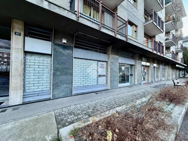 Locale Commerciale in vendita a Le Gotrau, Aosta