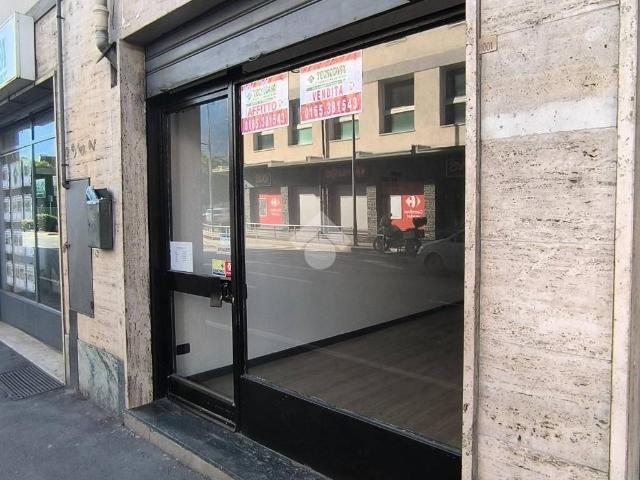 Locale Commerciale in vendita a Le Gotrau, Aosta