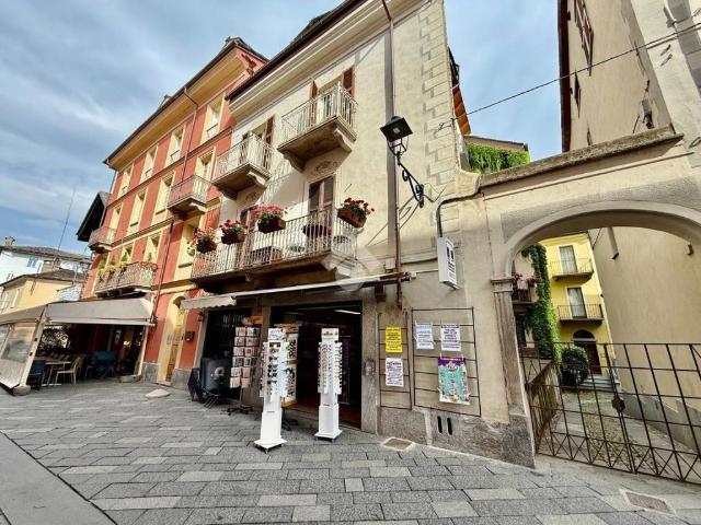 Locale Commerciale in vendita a Le Gotrau, Aosta