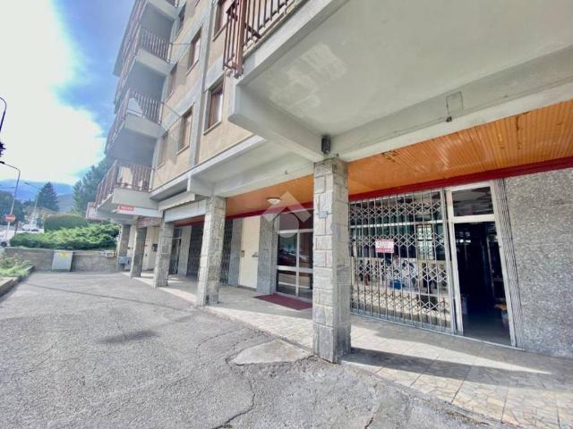 Locale Commerciale in vendita a La Bioulaz, Aosta