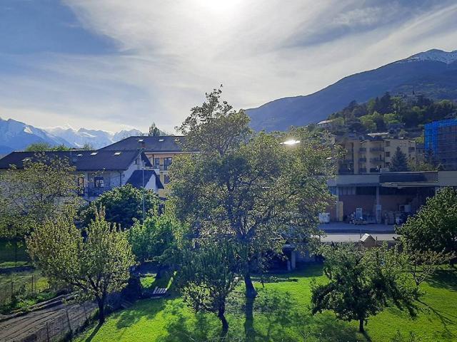 Locale Commerciale in vendita a Busseyaz, Aosta