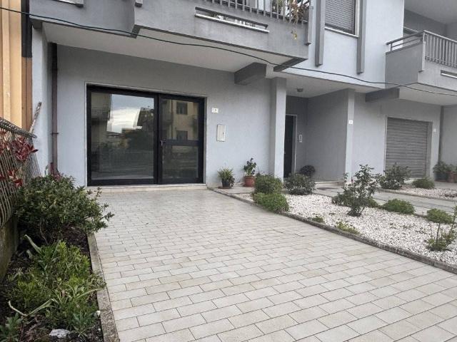 Locale Commerciale in vendita a Apice, Campania