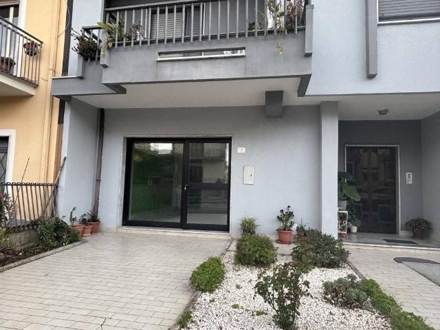 Locale Commerciale in vendita a Apice, Campania