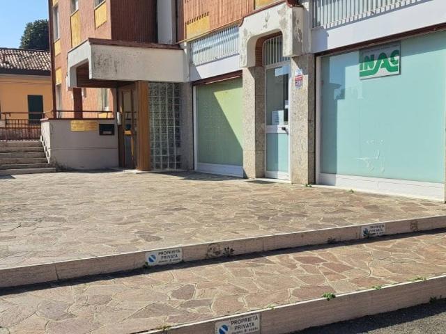 Locale Commerciale in vendita a Cascina Caldara, Appiano Gentile