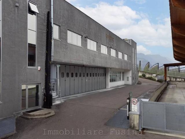Locale Commerciale in vendita a Überetsch-Unterland - Oltradige-Bassa Atesina, Appiano - Eppan