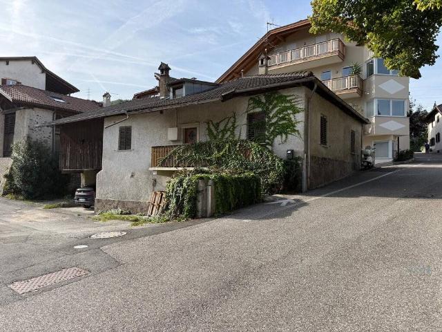 Palazzo in vendita a Frangart - Frangarto, Eppan an der Weinstraße - Appiano sulla Strada del Vino