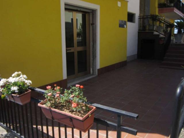 Locale Commerciale in vendita a Calabria, Cosenza
