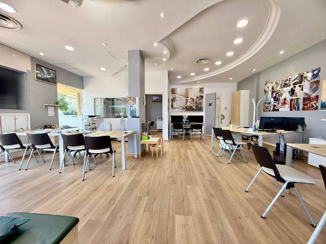 Locale Commerciale in vendita a Aprilia, Lazio