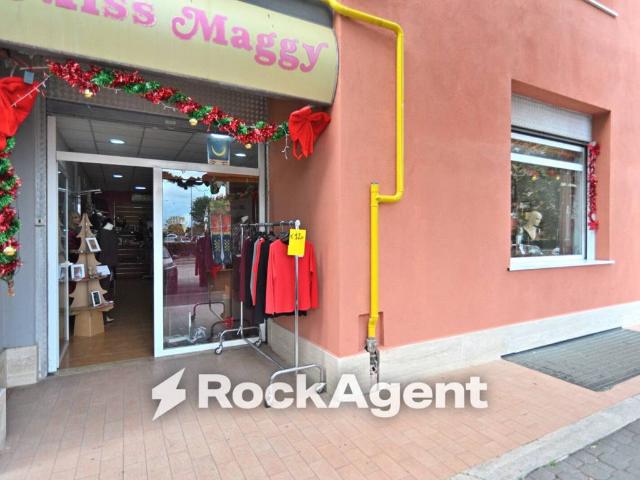 Locale Commerciale in vendita a Guardapasso, Aprilia